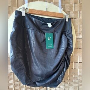 NWT HALARA Faux Shimmer Leather Black Mini Skirt Size XL
